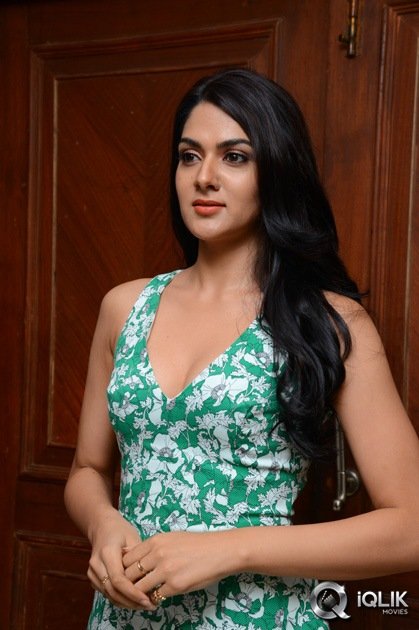 Sakshi-Chowdary-At-Selfie-Raja-Movie-Title-Song-Launch